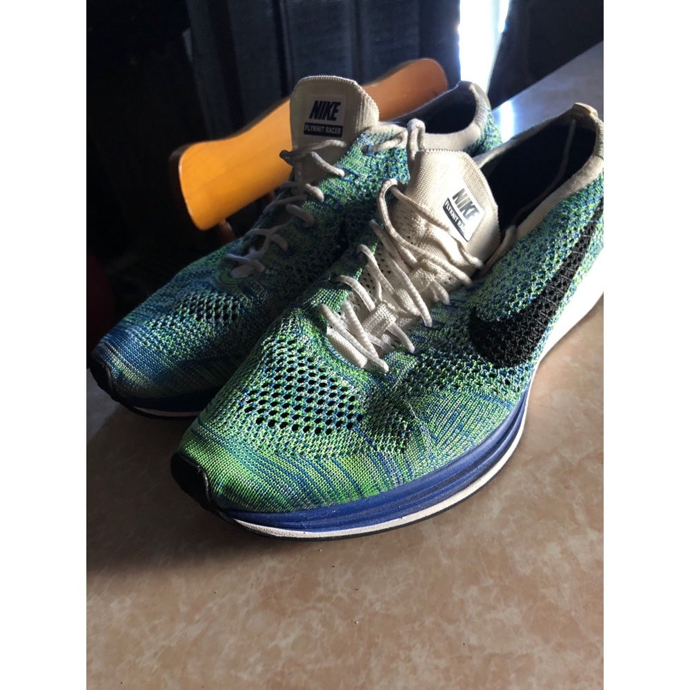 Nike Flyknit Racer 👟